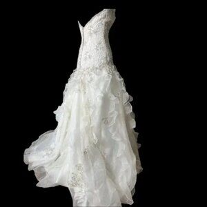 Allure Bridals Wedding Gown Strapless Bustier Size 6